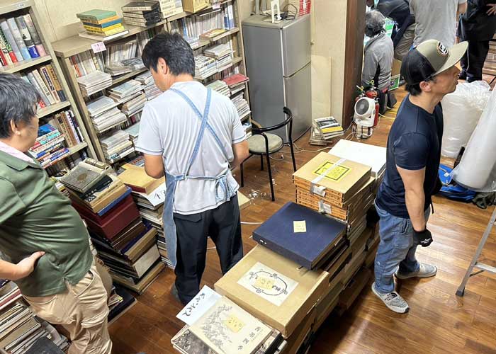 古本屋さん完全閉店に伴う在庫処理・処分を茨城古書籍商組合にて承り、お片付けしてきました